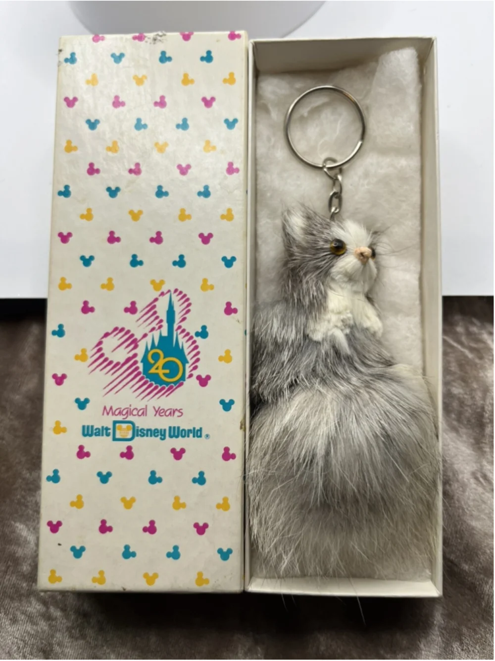 Vintage Fur Cat Keychain LITTLE RARE FIND , SEE ALL ZOOM IN INSIDE OF DISNEY BOX